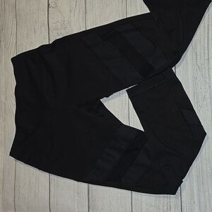 Yogalicious Women's Cropped Leggings w/ Mesh Details Black Size S